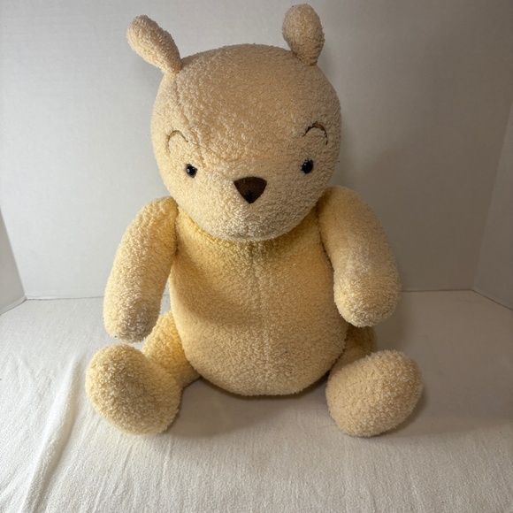 RARE!! Vintage Winnie The Pooh 18” Jointed Plush - Walt Disney Distributing Co. - Picture 1 of 9